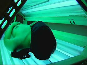 日焼けサロン！店長による盗撮映像流出4時間76人 サンプル動画サムネイル